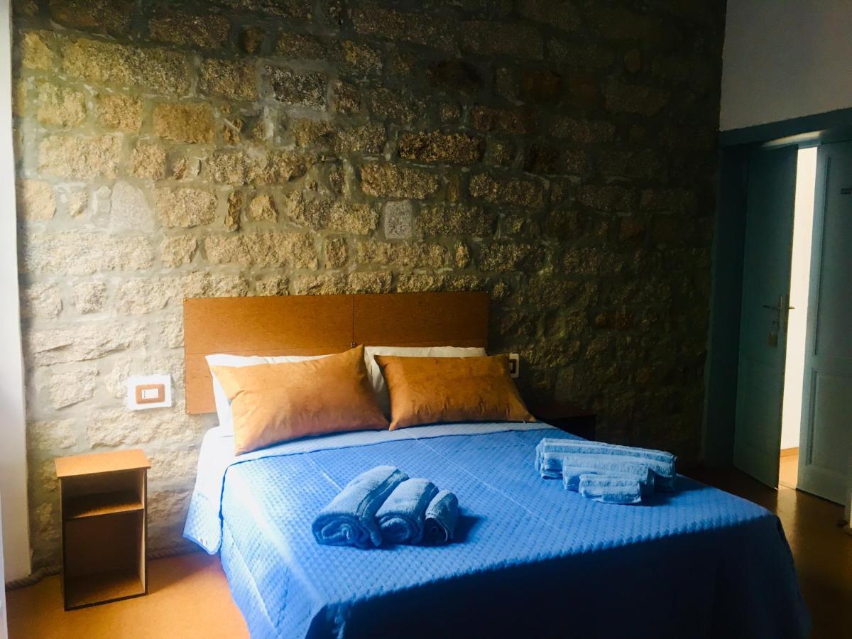La Vecchia Posta B&B Calangianus ภายนอก รูปภาพ