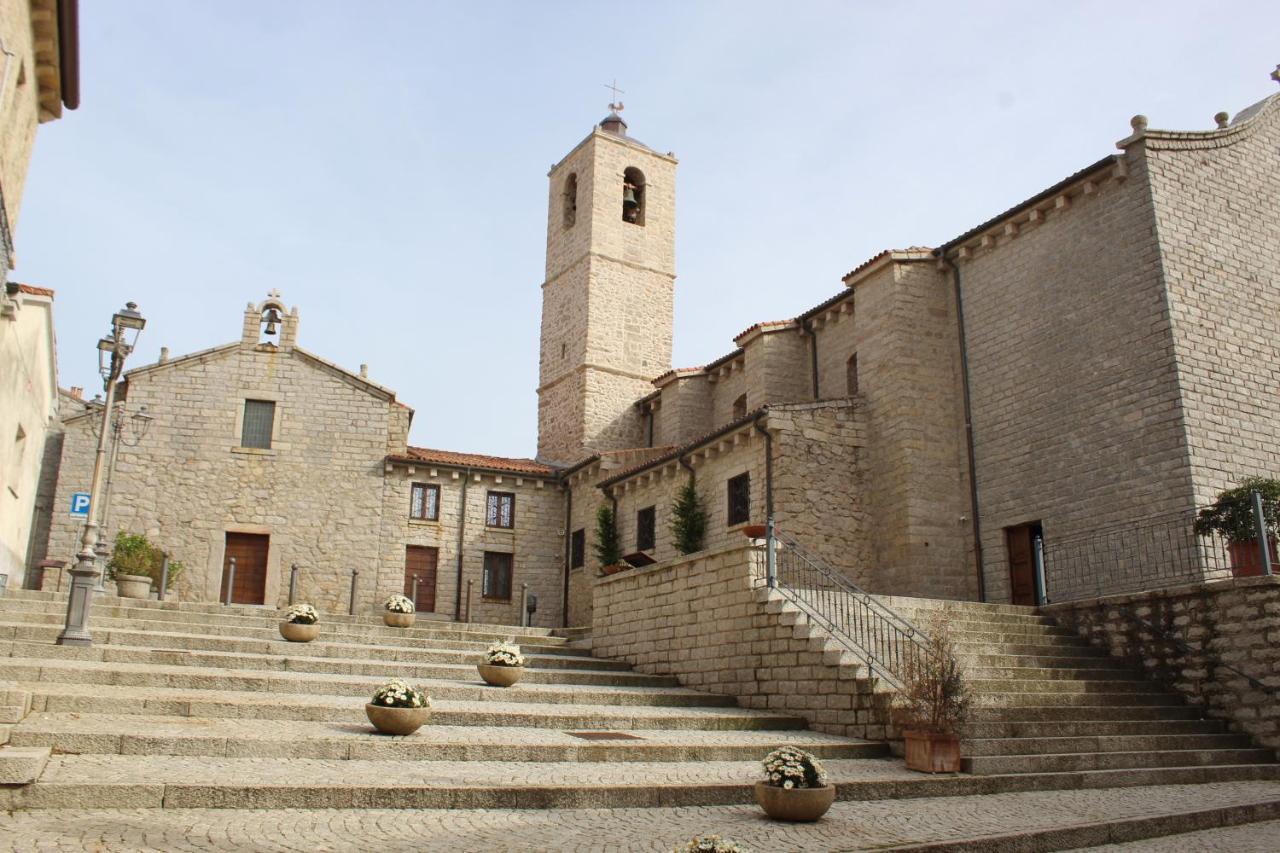 La Vecchia Posta B&B Calangianus ภายนอก รูปภาพ